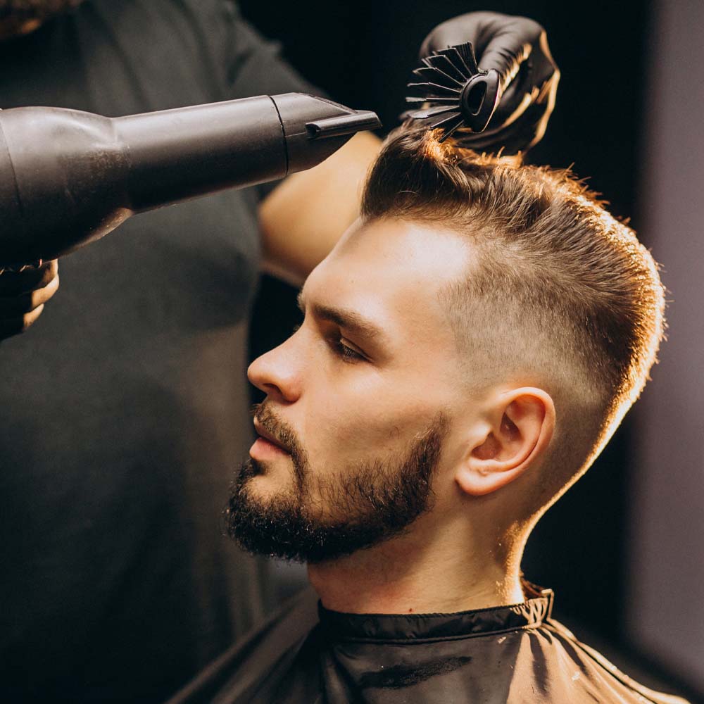 Stylen met föhn en finishing